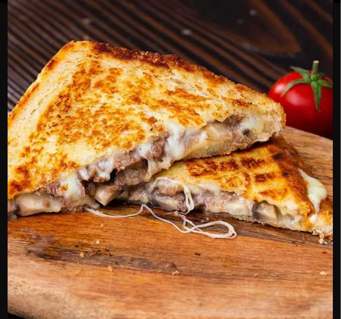 Kavurmalı Kaşarlı Tost